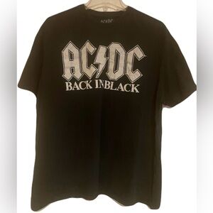 Vintage ACDC Back In Black Mens Size XL Black Short Sleeve Raised GraphicT-Shirt